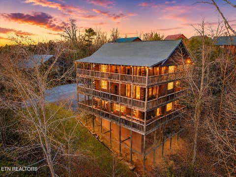 Photo of 2022 Oakmont Drive, Sevierville, TN 37876 (MLS # 1351999)