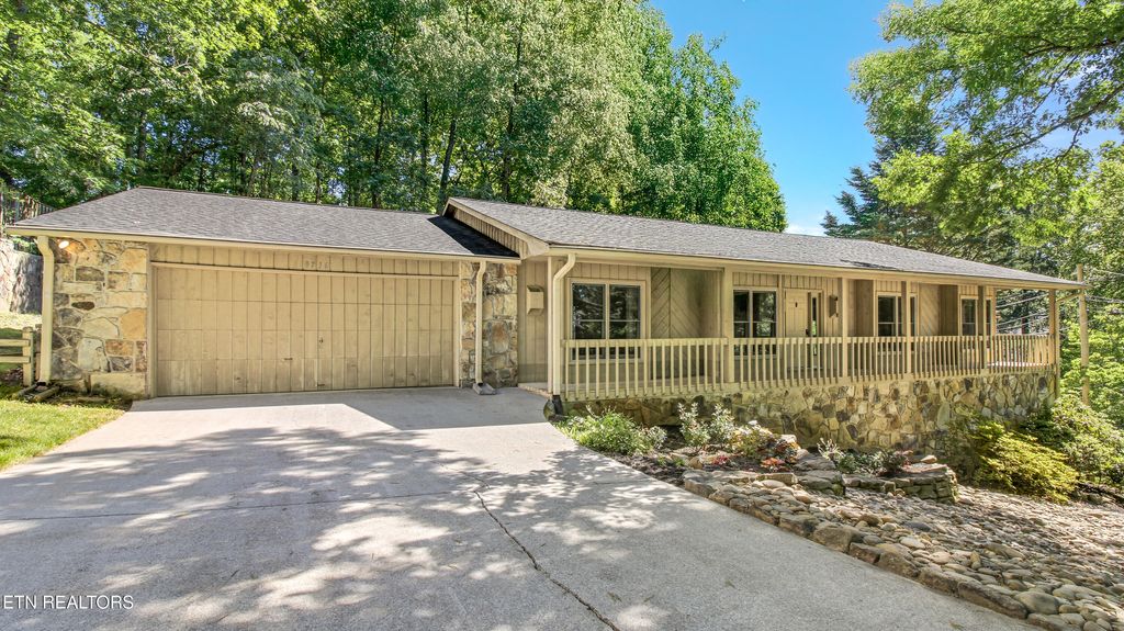 Photo of 8716 Dunaire Drive, Knoxville, TN 37923 (MLS # 1340812)