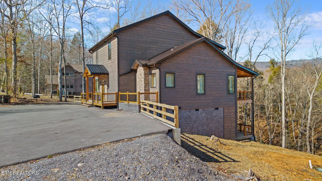 Photo of 2749 Owls Cove Way, Sevierville, TN 37862 (MLS # 1332188)