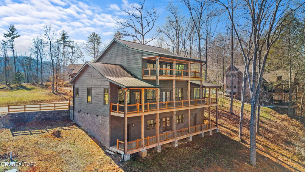 Photo of 2749 Owls Cove Way, Sevierville, TN 37862 (MLS # 1332188)