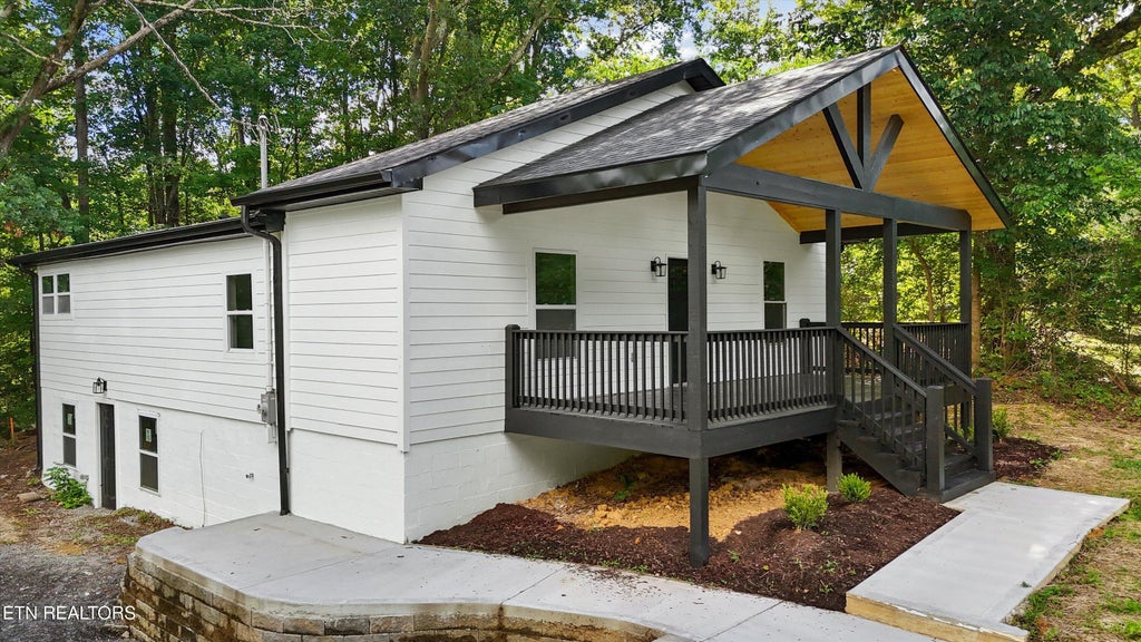 Photo of 4117 Rocky Branch Rd, Walland, TN 37886 (MLS # 1350788)