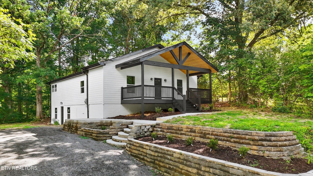 Photo of 4117 Rocky Branch Rd, Walland, TN 37886 (MLS # 1350788)