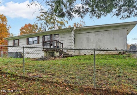 Tiny photo for 111 Raymond Bingham Rd, Oakdale, TN 37829 (MLS # 1355757)