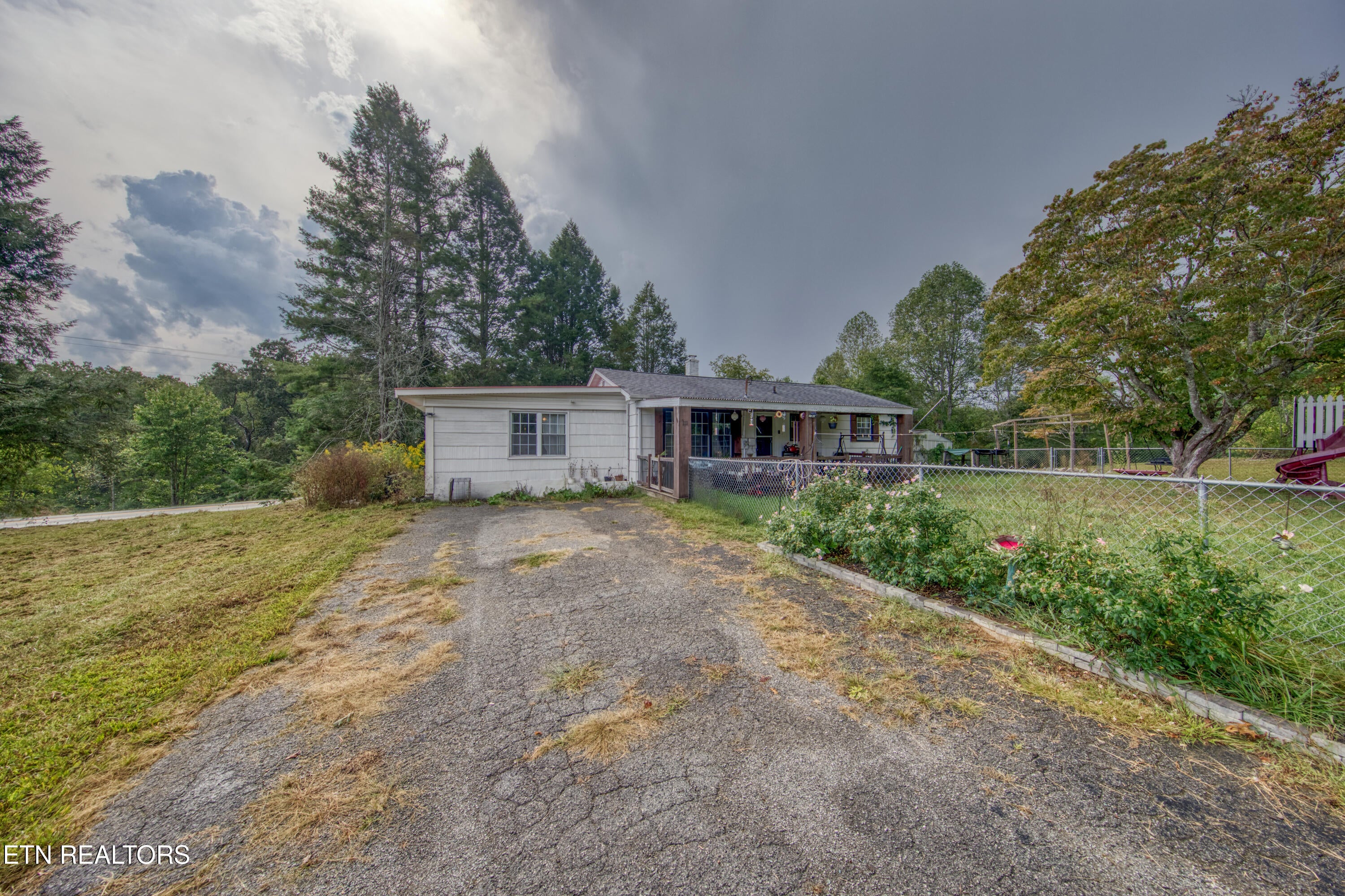 111 Raymond Bingham Rd - Photo 4