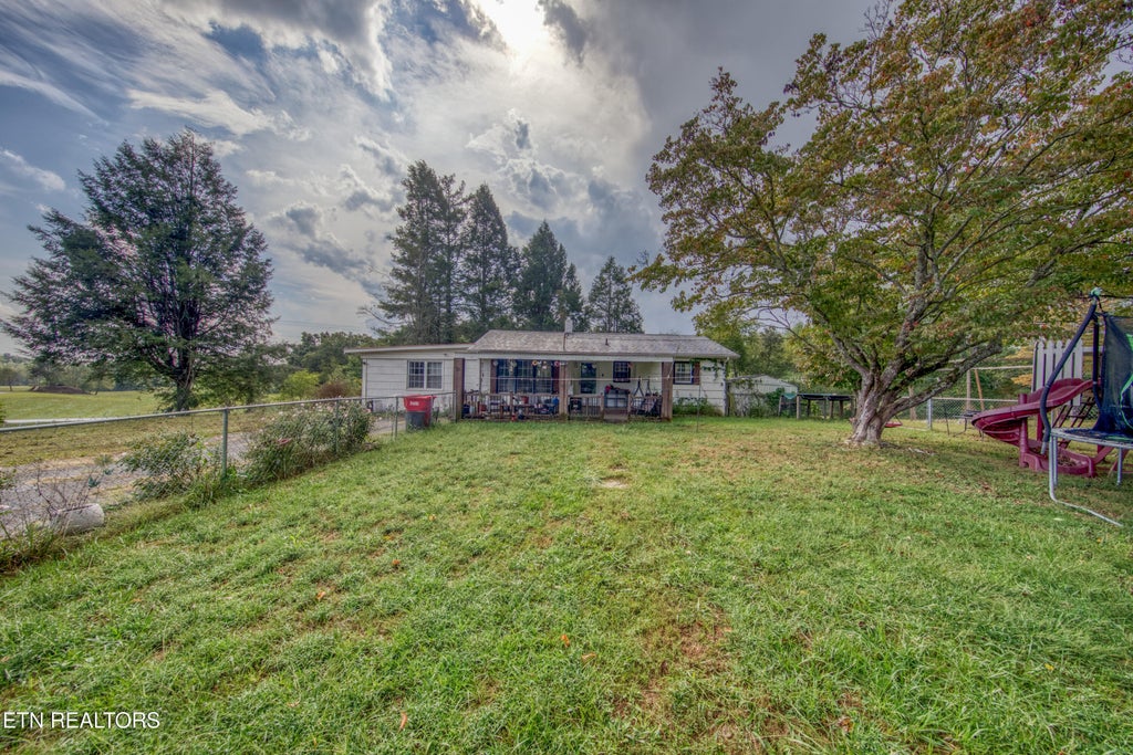 Photo of 111 Raymond Bingham Rd, Oakdale, TN 37829 (MLS # 1355757)
