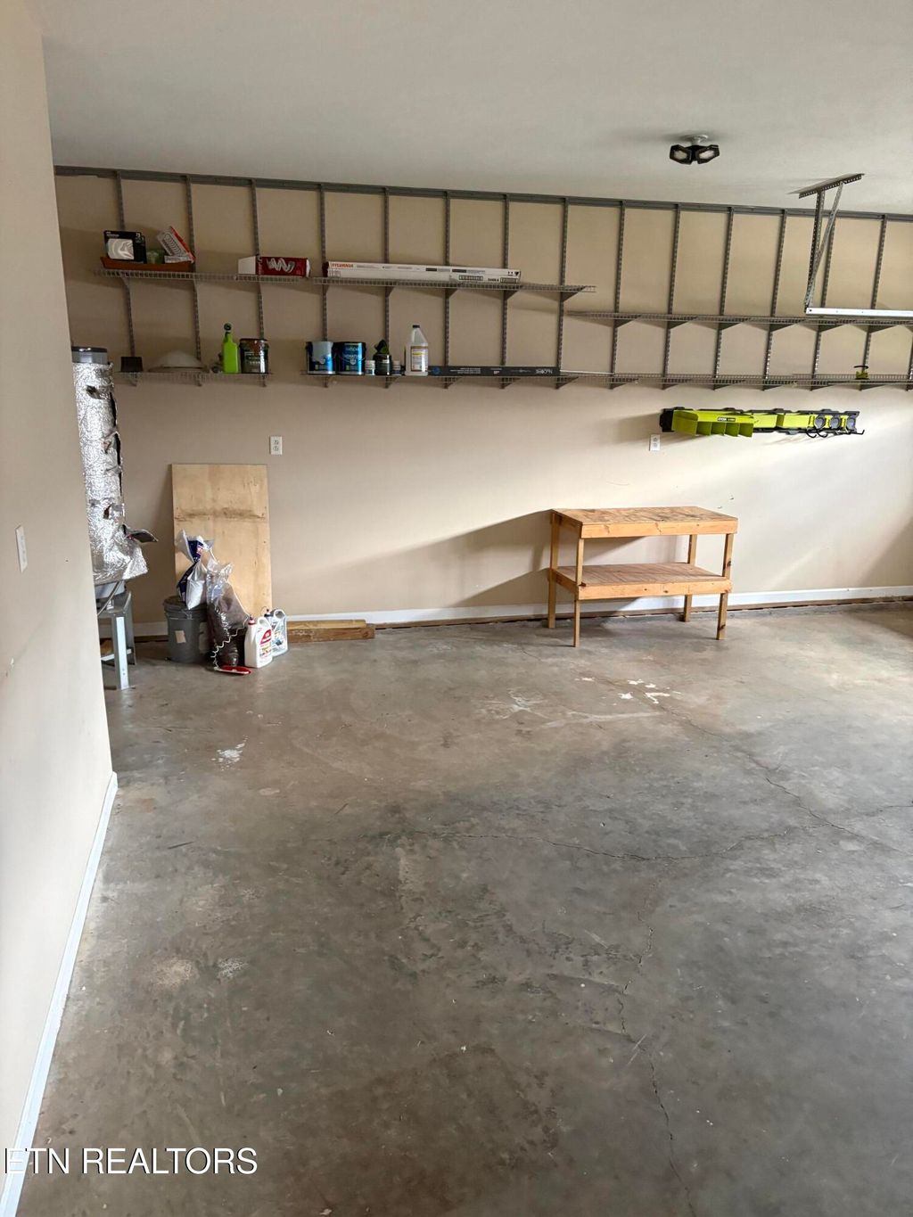 Photo of 130 Hillsborough Lane, Lenoir City, TN 37772 (MLS # 1325019)