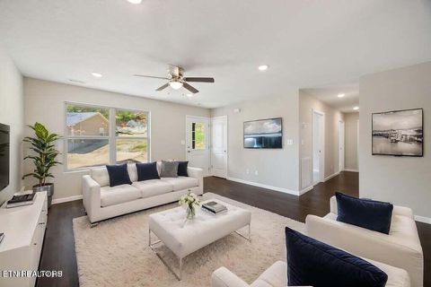 Tiny photo for 503 Hillcrest St, Clinton, TN 37716 (MLS # 1326024)