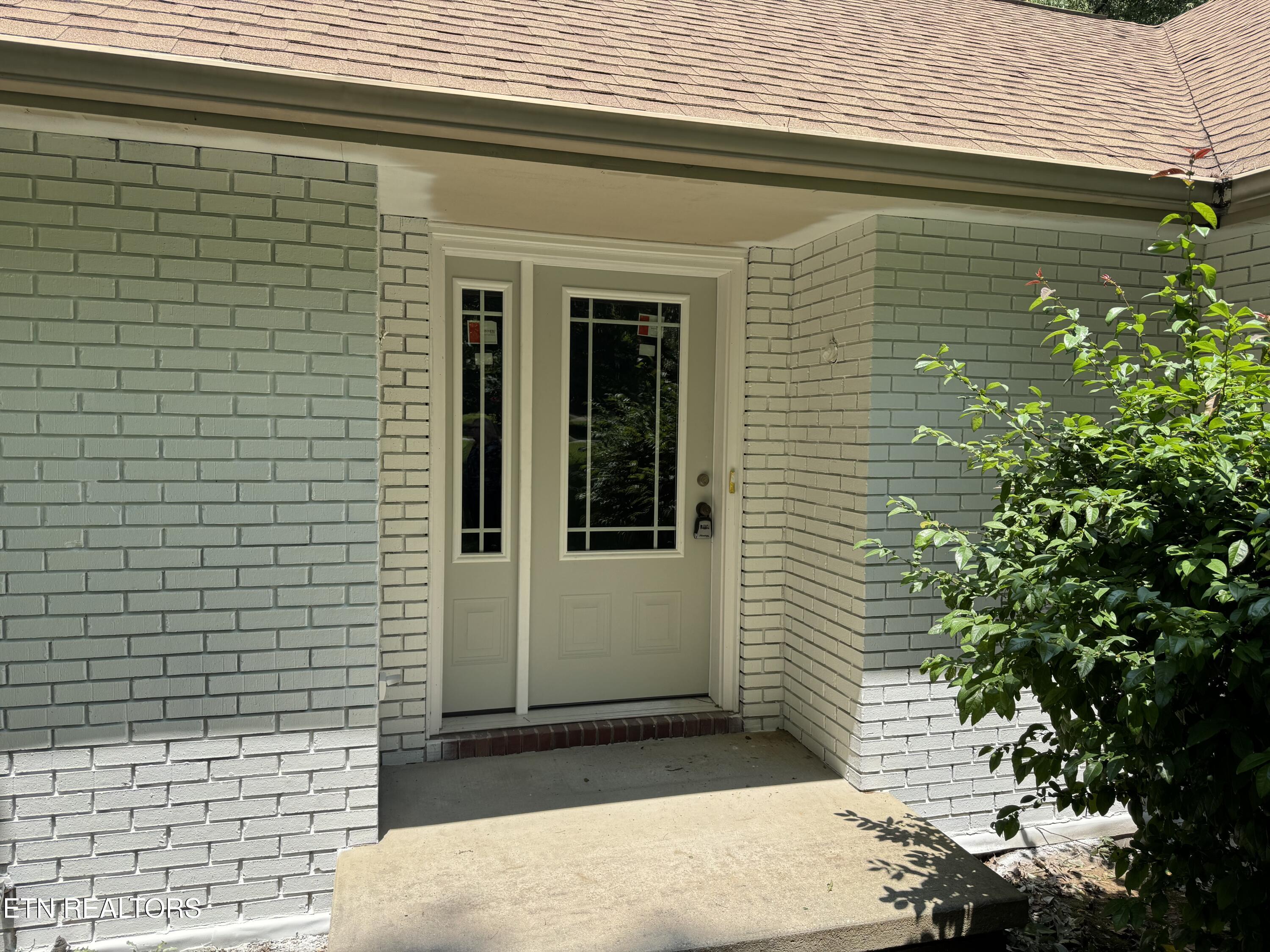 696 Laurel Circle