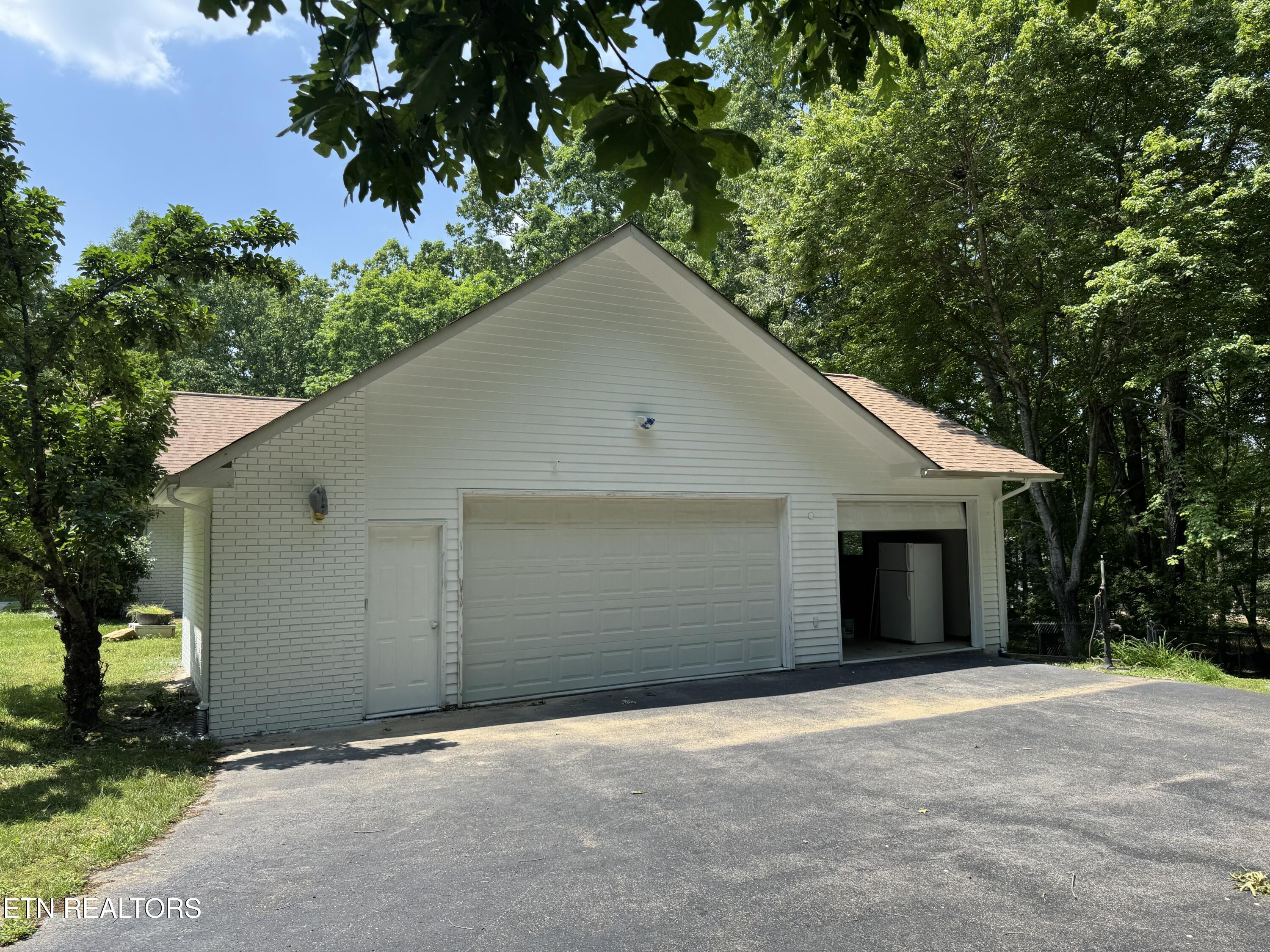 696 Laurel Circle