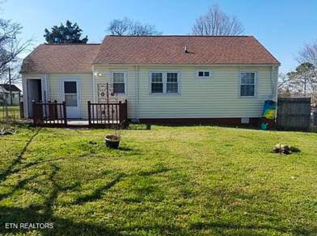 Photo of 4302 Hayes Rd, Knoxville, TN 37912 (MLS # 1318450)