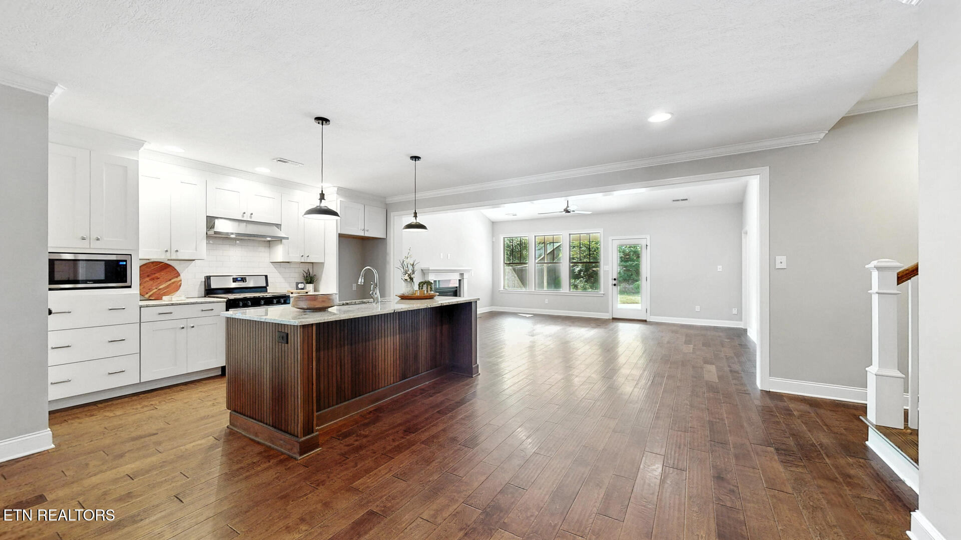 471 Roseland Lane