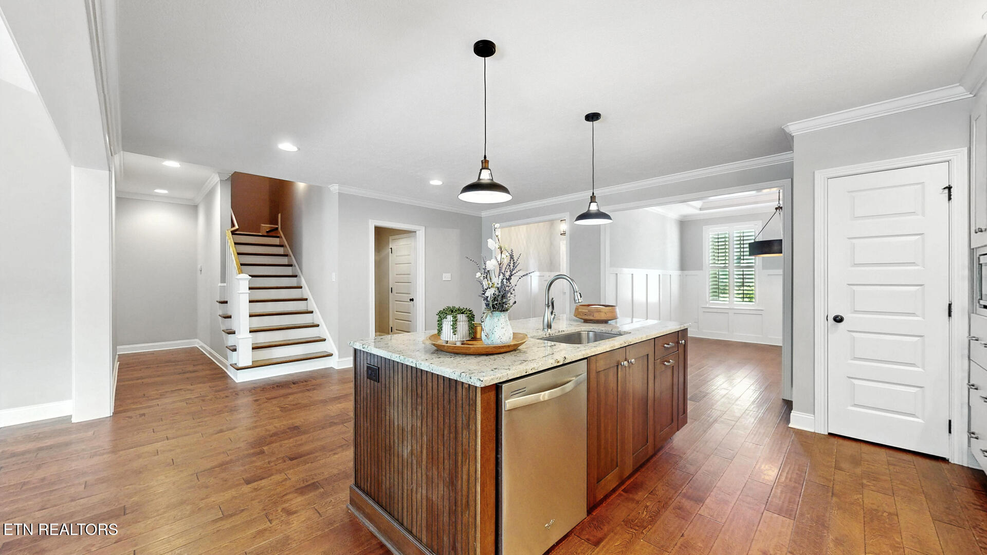 471 Roseland Lane