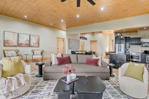 Tiny photo for 2415 Majestic View Way, Sevierville, TN 37862 (MLS # 1317449)