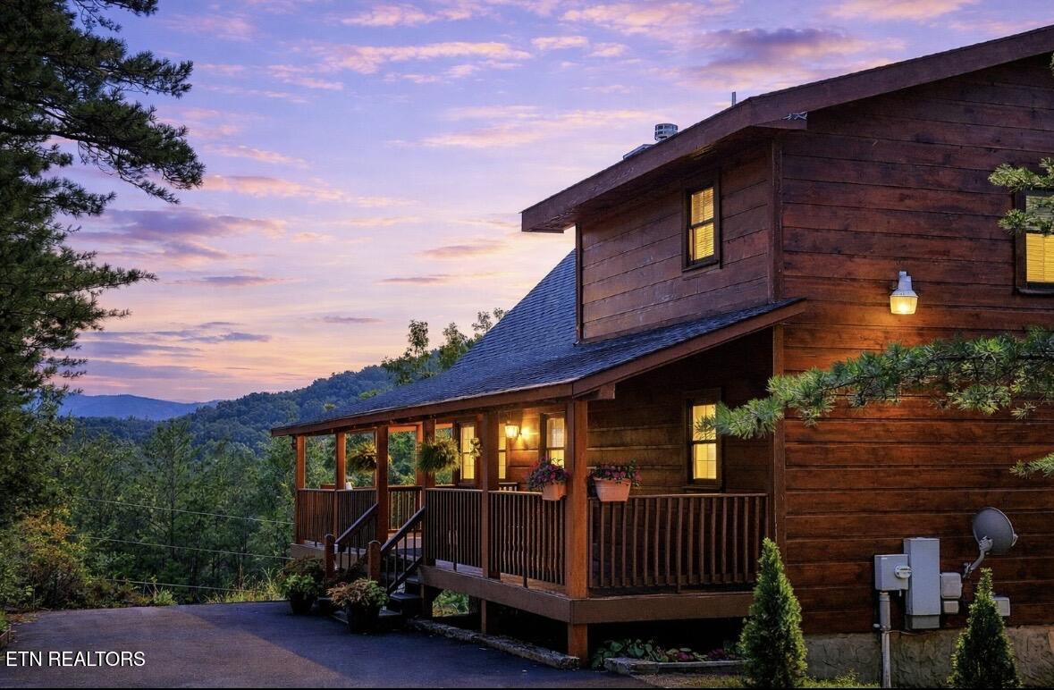 2644 Raccoon Hollow Way