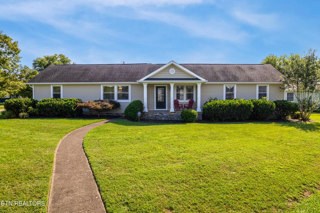 Photo of 300 Riverside Drive, Clinton, TN 37716 (MLS # 1308963)