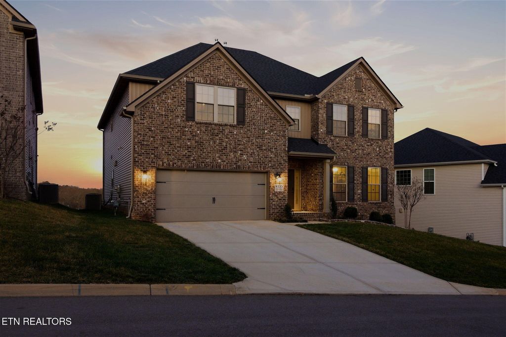 Photo of 8735 Yellow Aster Rd, Knoxville, TN 37931 (MLS # 1331486)