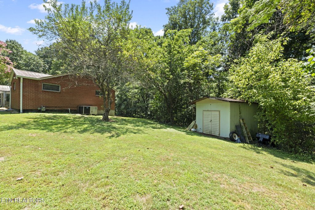 Photo of 150 Robbins Rd, Harriman, TN 37748 (MLS # 1309848)