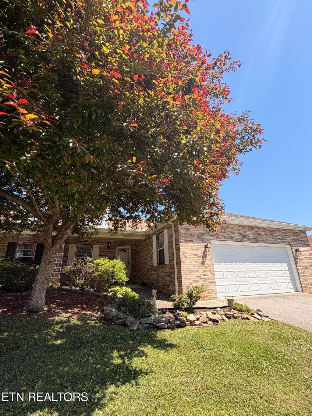 Photo of 215 Royal Oaks Drive, Maryville, TN 37801 (MLS # 1337516)