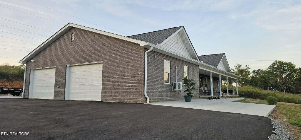 Photo of 1385 Valley Home Rd, Dandridge, TN 37725 (MLS # 1355122)