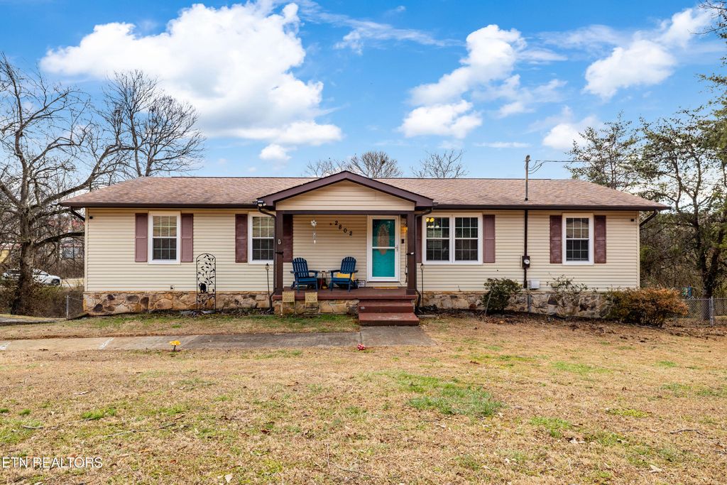 Photo of 2802 Rambling Rd, Maryville, TN 37801 (MLS # 1334246)