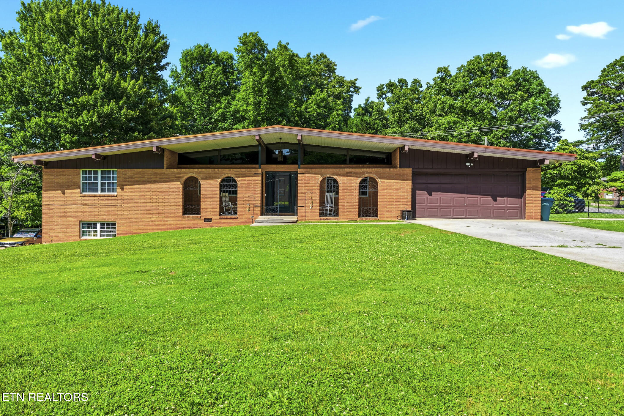 8000 Berkshire Blvd