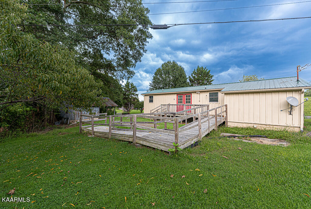Photo 16 of 17 of 206 Old River Circle house