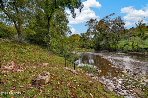 Tiny photo for 124 E Leatherwood Drive, Walland, TN 37886 (MLS # 1359521)