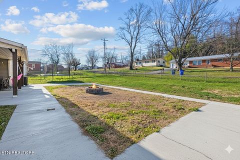 Tiny photo for 319 Meadowview Drive, Harriman, TN 37748 (MLS # 1324272)