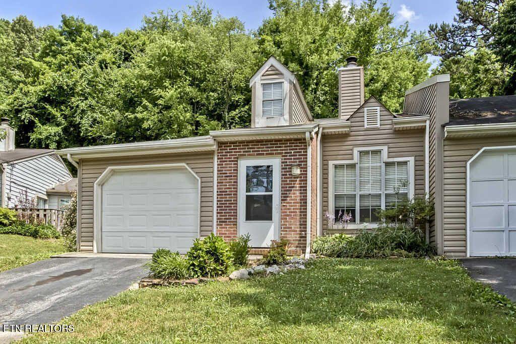 Photo of 7648 Chatham Circle, Knoxville, TN 37909 (MLS # 1351893)