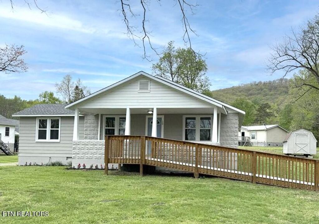 Photo of 110 Aspen Drive, Harriman, TN 37748 (MLS # 1296969)