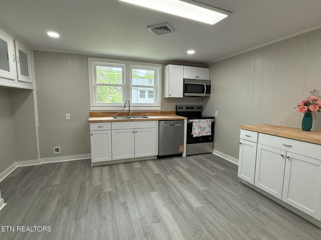 Photo of 110 Aspen Drive, Harriman, TN 37748 (MLS # 1296969)