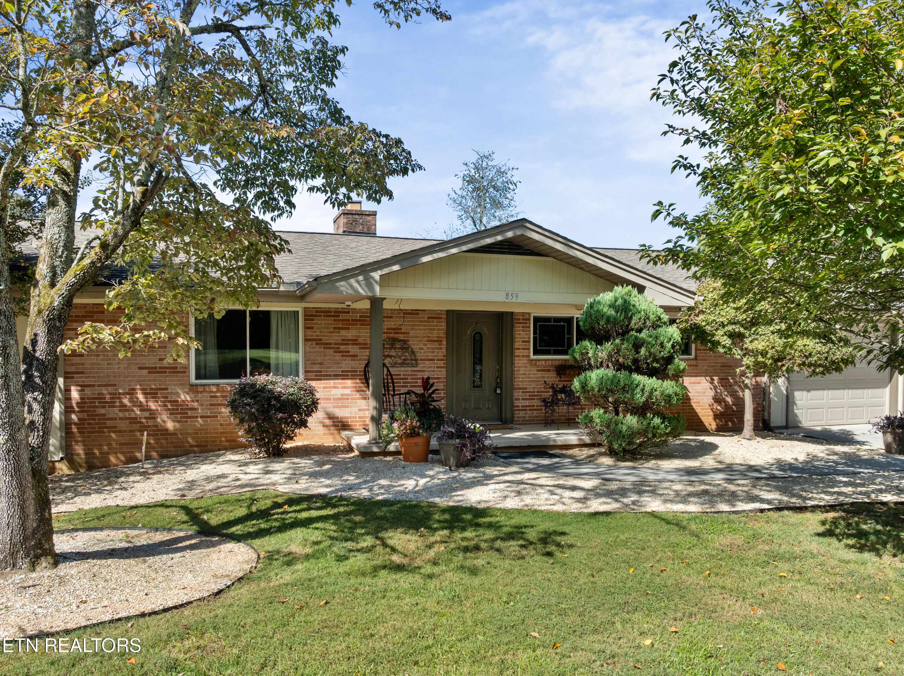 859 Collie Cove Court