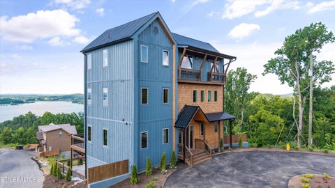 Photo of 936 Lake Haven Way, Sevierville, TN 37876 (MLS # 1347332)