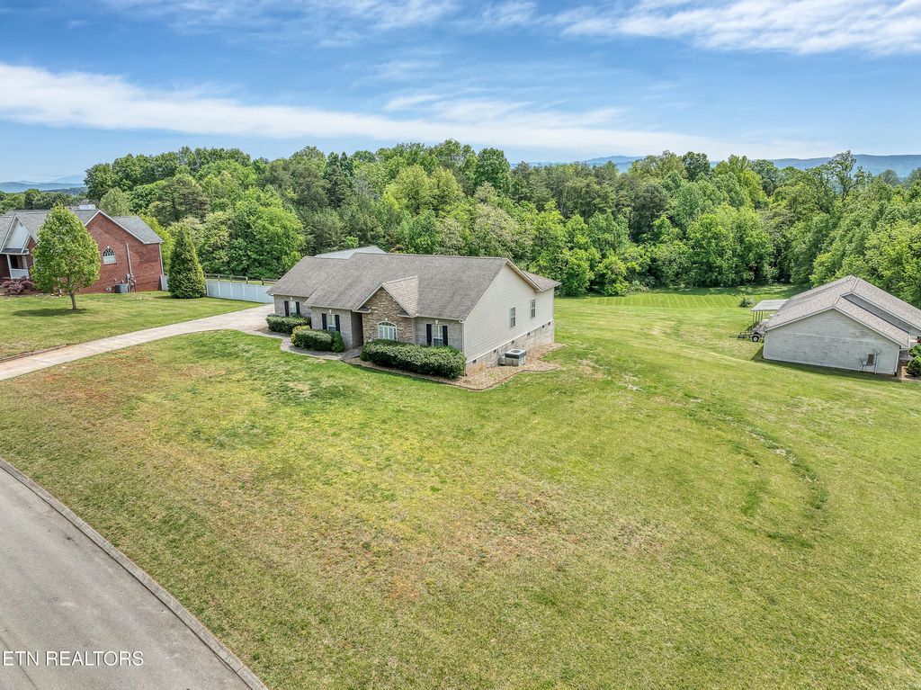 Photo of 3237 Reiley Drive, Maryville, TN 37801 (MLS # 1337342)