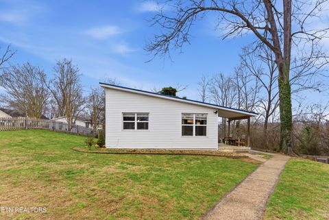 Photo of 131 Princeton Ave, Oak Ridge, TN 37830 (MLS # 1327762)