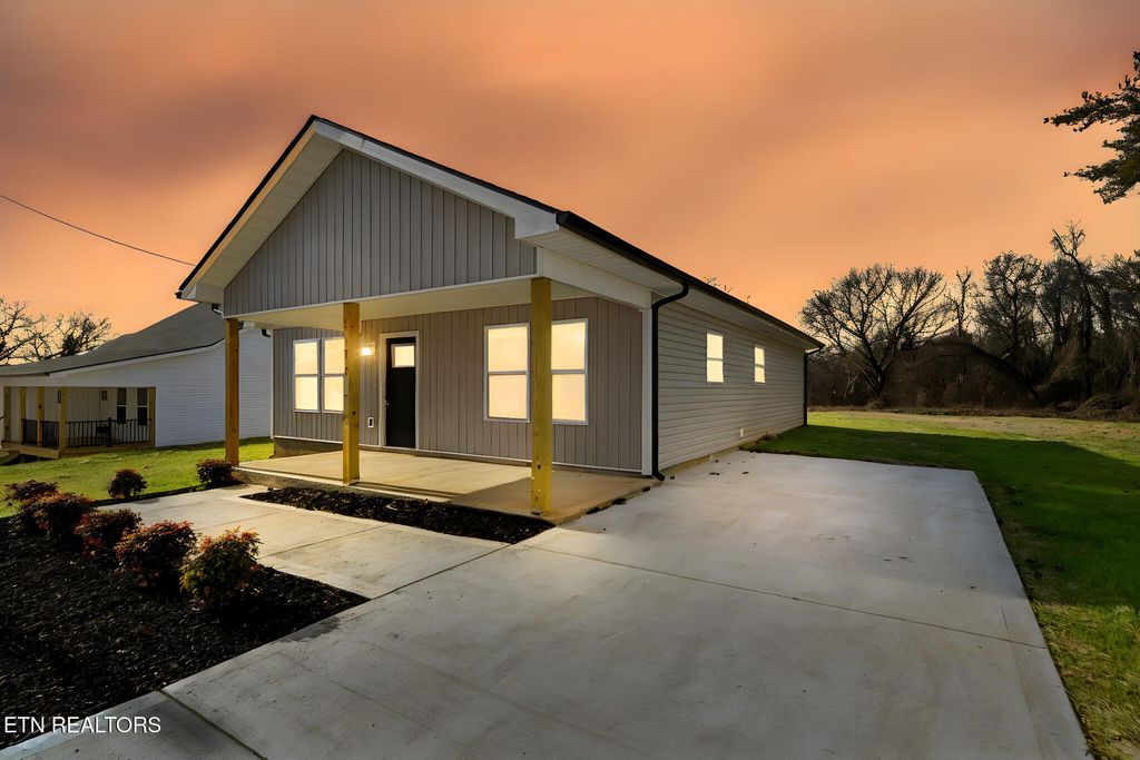 Photo of 1017 claude St, Knoxville, TN 37914 (MLS # 1325307)