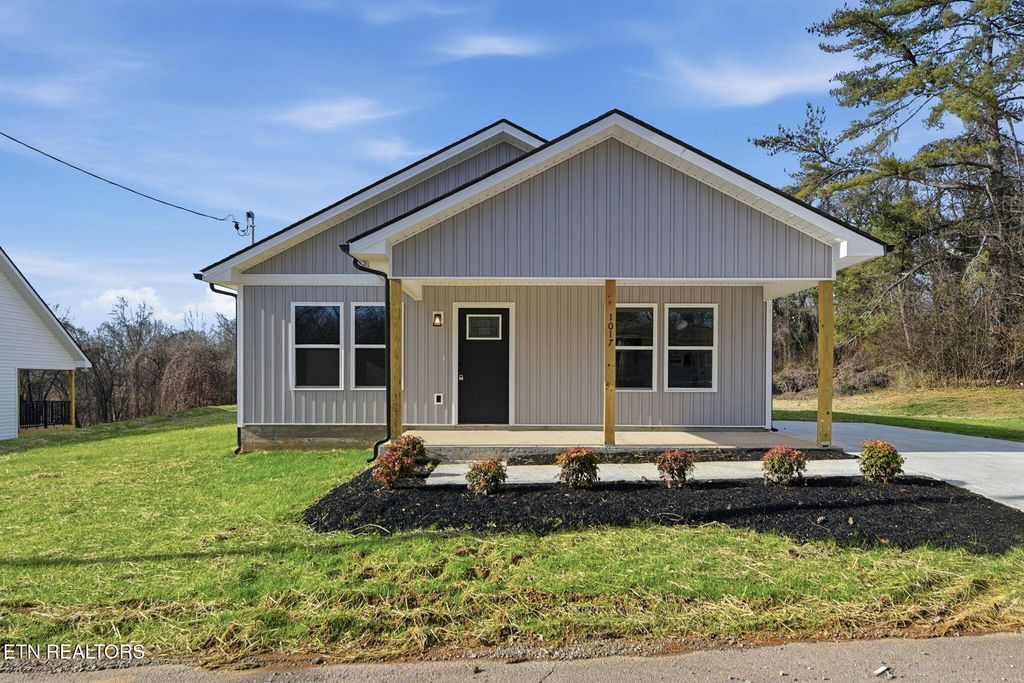 Photo of 1017 claude St, Knoxville, TN 37914 (MLS # 1325307)