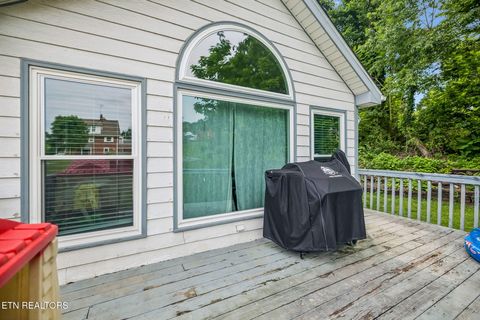 Tiny photo for 212 Oak St, Clinton, TN 37716 (MLS # 1343235)