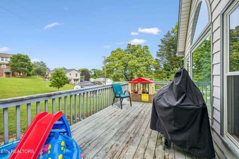 Tiny photo for 212 Oak St, Clinton, TN 37716 (MLS # 1343235)