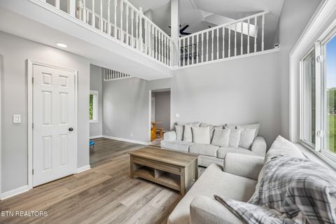 Tiny photo for 212 Oak St, Clinton, TN 37716 (MLS # 1343235)