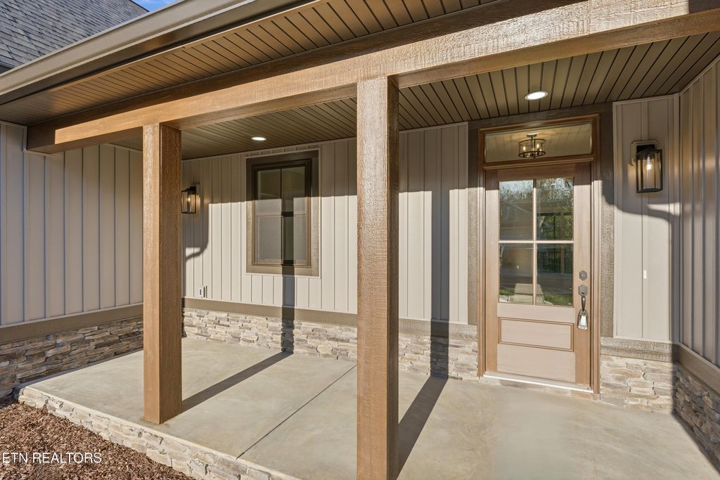 Photo of 123 Gado Way, Loudon, TN 37774 (MLS # 1337988)