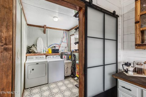 Tiny photo for 361 County Road 38, Riceville, TN 37370 (MLS # 1328103)