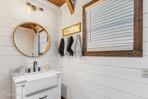 Tiny photo for 361 County Road 38, Riceville, TN 37370 (MLS # 1328103)