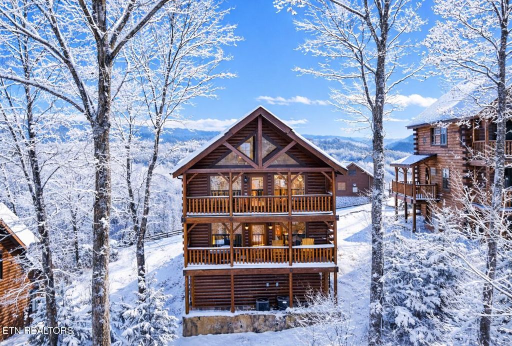 Photo of 2853 White Oak Ridge Ln Ln, Sevierville, TN 37862 (MLS # 1326501)