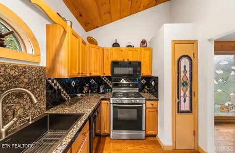 Tiny photo for 517 Hideaway Ridge Circle, Sevierville, TN 37862 (MLS # 1357598)