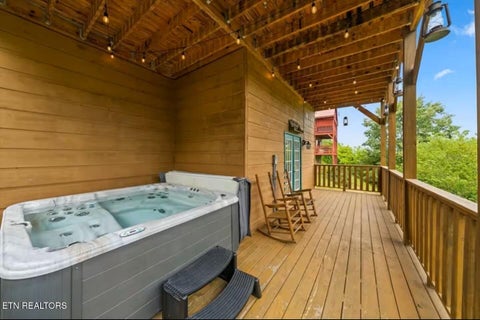 Tiny photo for 517 Hideaway Ridge Circle, Sevierville, TN 37862 (MLS # 1357598)