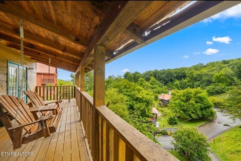 Tiny photo for 517 Hideaway Ridge Circle, Sevierville, TN 37862 (MLS # 1357598)