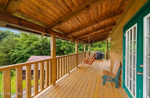 Tiny photo for 517 Hideaway Ridge Circle, Sevierville, TN 37862 (MLS # 1357598)