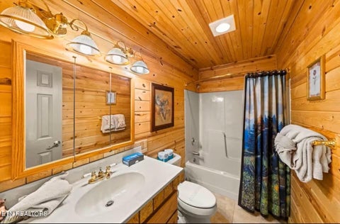 Tiny photo for 517 Hideaway Ridge Circle, Sevierville, TN 37862 (MLS # 1357598)