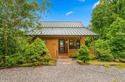 Tiny photo for 517 Hideaway Ridge Circle, Sevierville, TN 37862 (MLS # 1357598)